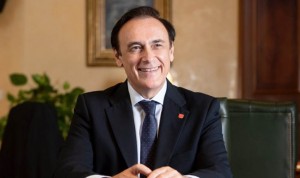 El consejero de Universidad, Investigación e Innovación, José Carlos Gómez Villamandos anuncia que Andalucía aumentará a 286 las plazas en grados de Medicina el próximo curso