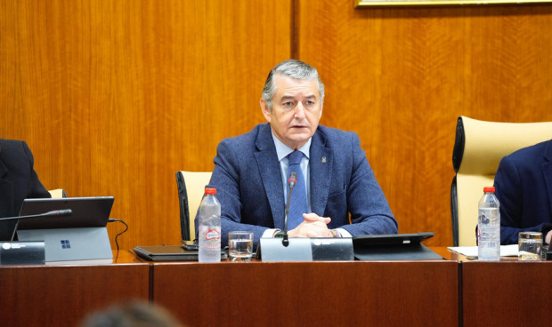 La Consejería de Sanidad de la Junta de Andalucía trabaja ya en el futuro decreto de dispersión geográfica