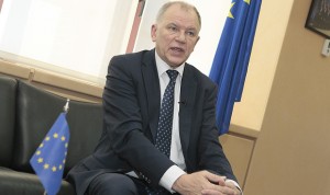 Andriukaitis: "Europa no puede plantearse pagar igual todos sus médicos"