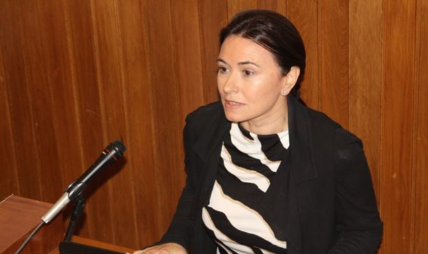 Ángel Garrido saca de su Gobierno a una histórica de Sanidad