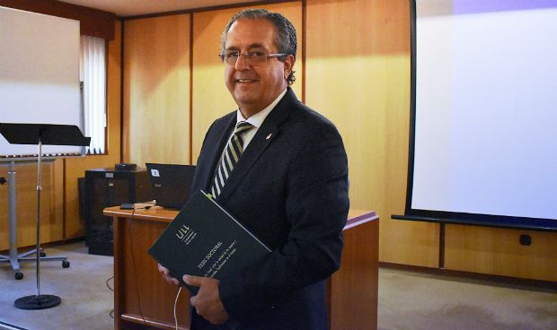 Antonio Alarcó culmina su tercera tesis doctoral