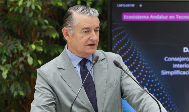 El consejero andaluz de Presidencia, Antonio Sanz, asume la cartera de Salud de forma interina