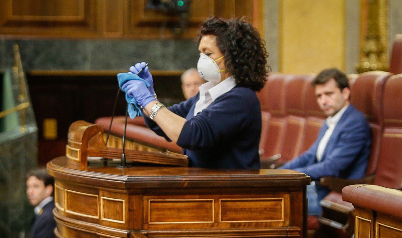 Aplauso del Congreso en el pleno del coronavirus... y de Valentina