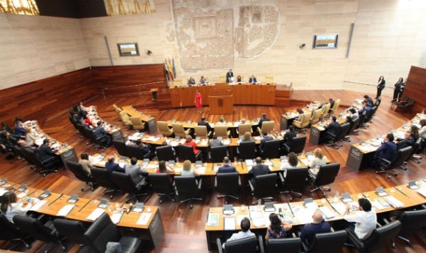 Aprobados los presupuestos de Extremadura, con 1.550 millones para Sanidad