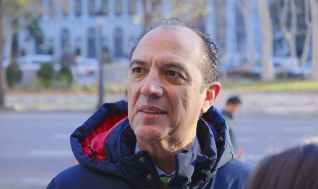 El consejero de Sanidad de Aragón, José Luis Bancalero, implanta la historia única. 