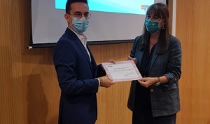 Aragón premia a sus dos mejores MIR y EIR por la "excelencia" de su trabajo