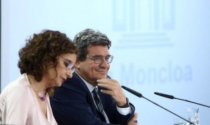  Los ministros María Jesús Montero y José Luis Escrivá informan sobre el aumento de salarios en la sanidad pública.