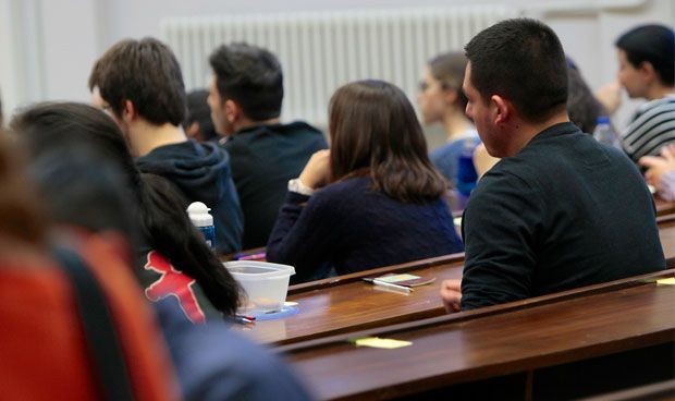 Así es el examen para reconocer la especialidad a médicos extracomunitarios