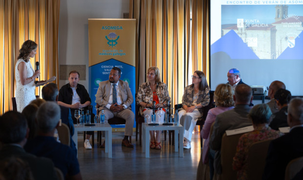 Ponentes de la mesa 'Longevidad y ruralidad' del Encontro de Verán de Asomega.