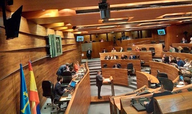 Asturias vota en contra de cerrar la brecha salarial de médicas gestantes