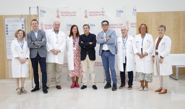  Marciano Gómez, en el centro, junto al nuevo equipo directivo de La Fe.