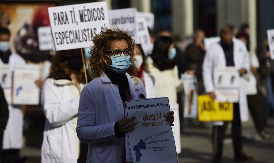 Avanzan las negociaciones para desconvocar la huelga de médicos en Madrid
