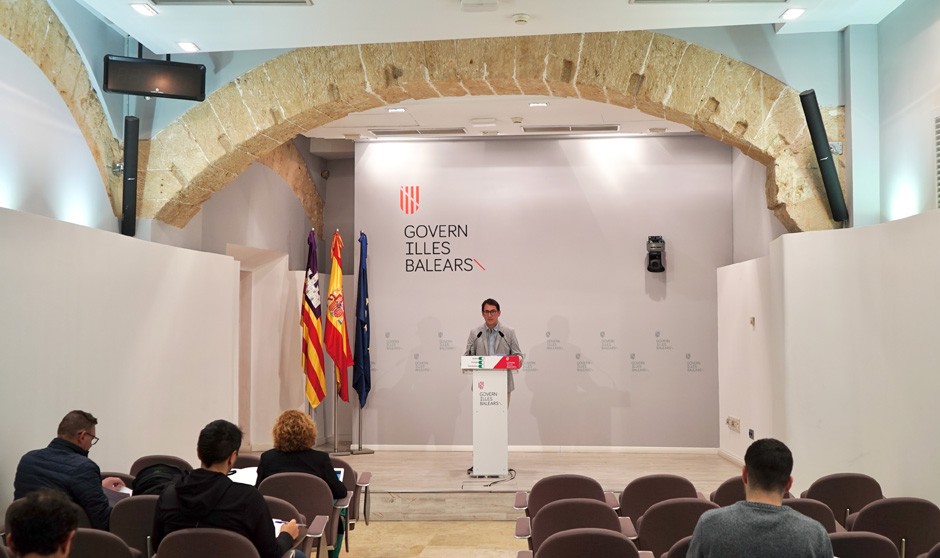 La Conselleria de Salut i Consum de Baleares compra 20.000 dosis de la vacuna contra el meningococo B