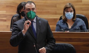 Barbón: "El asturiano no se exigirá para trabajar en la sanidad pública"