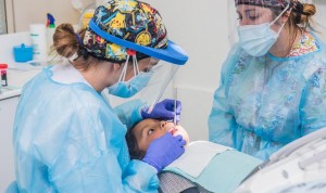 Barcelona abre un nuevo dentista municipal para personas vulnerables