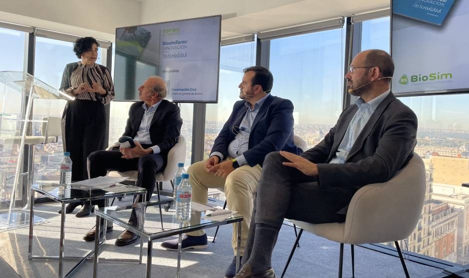 Blázquez (Aemps): "Los biosimilares van más allá del control del gasto"