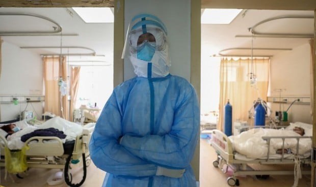"Sin vacaciones y con uniforme propio": así funcionan las bolsas enfermeras