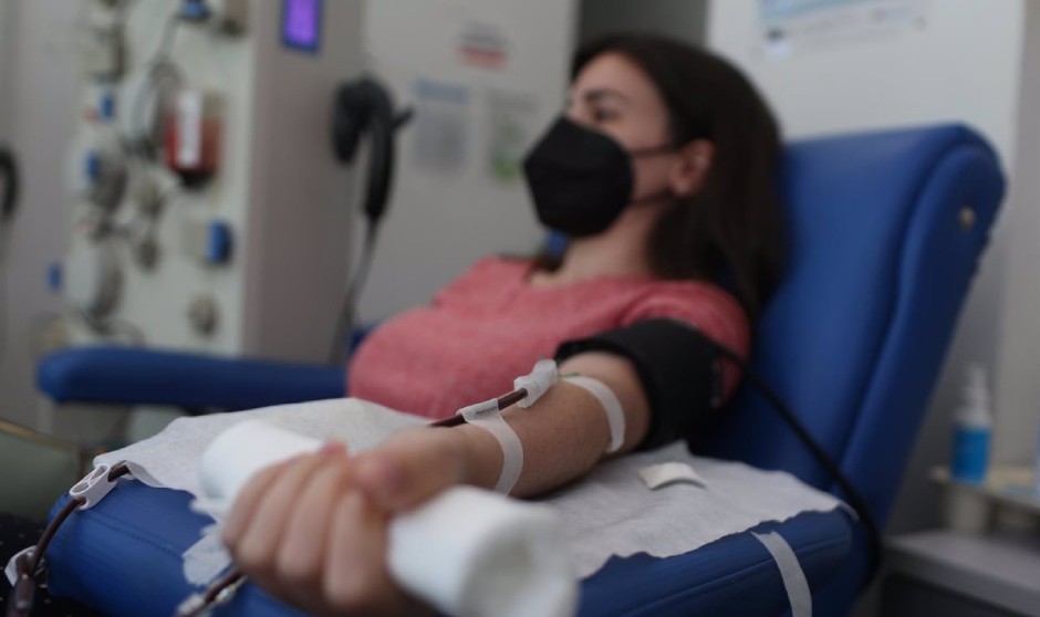 Brazos caídos contra una trampa en la formación MIR