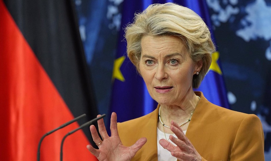 Ursula Von der Leyen, presidenta de la Comisión Europea, comparece en rueda de prensa. 