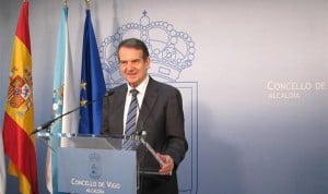 El alcalde de Vigo amenaza con impartir Medicina si Lugo enseña Robótica