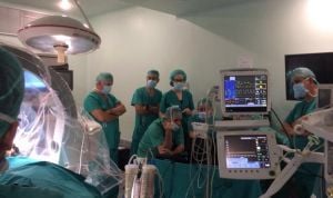 Cáceres realiza su primer implante cerebral para tratar el parkinson