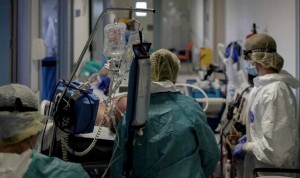 Cada día se contagian por Covid casi 50 profesionales sanitarios en España