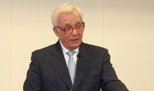 Caen a la mitad los pacientes que esperan más de un año para operarse