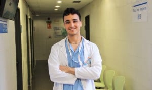 Alfredo García, R3 de Dermatología, explica los aspectos más positivos y negativos de su especialidad.
