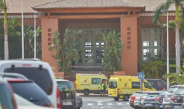 Canarias permite salir a 130 turistas del hotel aislado por coronavirus