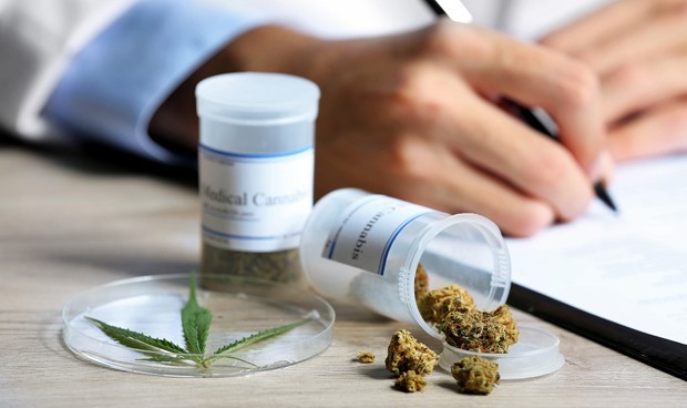 Cannabis: los consumidores necesitan un 220% más de sedantes en el hospital