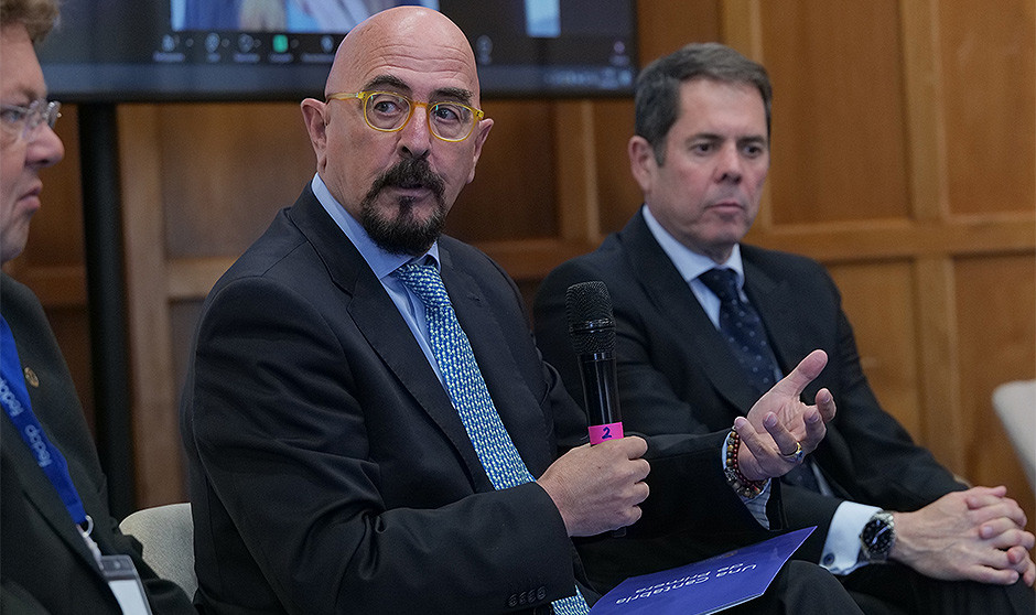  César Pascual, consejero de Salud de Cantabria, asigna plaza fija a sanitarios