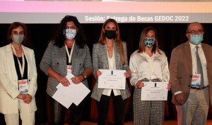 Cantabria Labs beca a dos MIR de Dermatología en la reunión del Gedoc