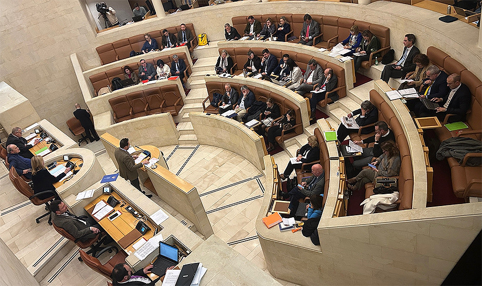 Un instante del Pleno del Parlamento de Cantabria.