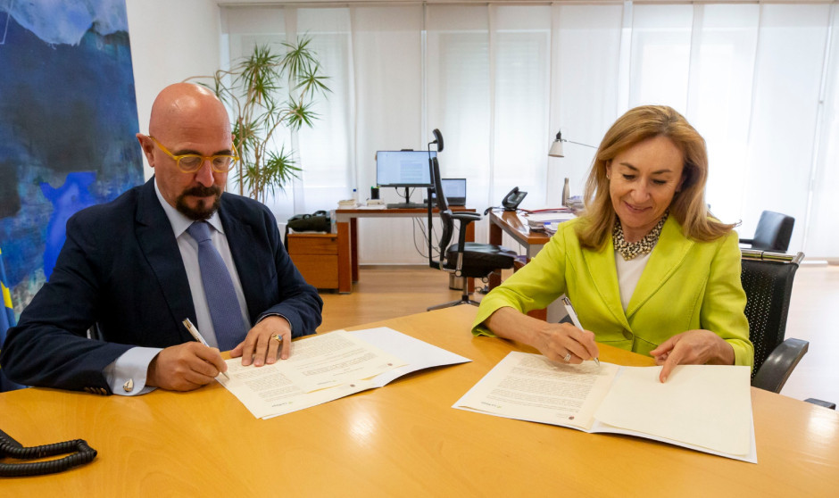  El consejero de Salud de Cantabria, César Pascual; y la consejera de Salud y Políticas Sociales de La Rioja, María Martín, contra el abordaje integral del cáncer