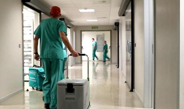 Este es el salario medio bruto en la sanidad española.