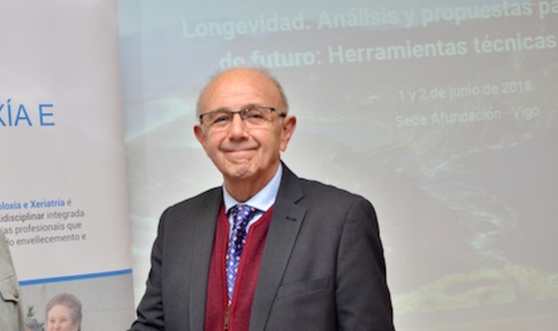 La Policía Nacional registra la sede del Colegio de Enfermería de Pontevedra