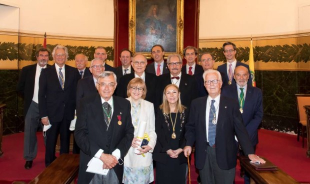 Carmen Ayuso y Pablo Mínguez, miembros de la Real Academia de Medicina