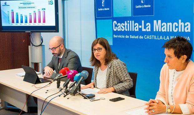 Castilla-La Mancha, la CCAA que más aumenta su oferta MIR, un 92% en 4 años