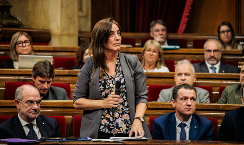 Núria Montserrat, consejera de Universidades de Cataluña, anuncia en el Parlament 400 nuevas plazas de Medicina. 