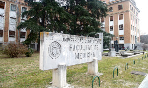 Catedráticos de Medicina en una 'Complu' en crisis: "Reviso las cañerías"