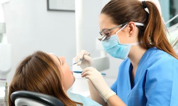 Chat de expertos para manejar posibles hemorragias en el dentista