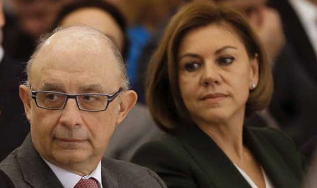 Choque entre Montoro y Cospedal por las 35 horas