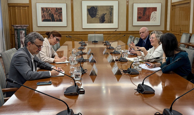 Reunión entre Sanidad y Facme, que trabajan en el modelo de recertificación profesional del SNS
