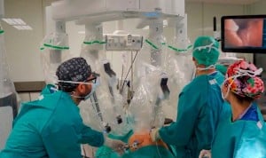 Cirugía robótica pionera en extracción parcial de hígado de donante vivo
