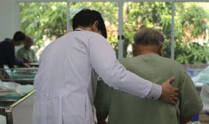 Casi 300 médicos asegurados por Mutual Médica han participado en proyectos de cooperación internacional en el último año