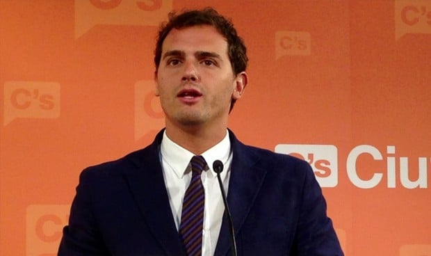 Ciudadanos subirá el sueldo a los sanitarios 