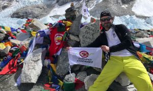 Cofares y Alex Txikon hacen cima en Kala Patthar 