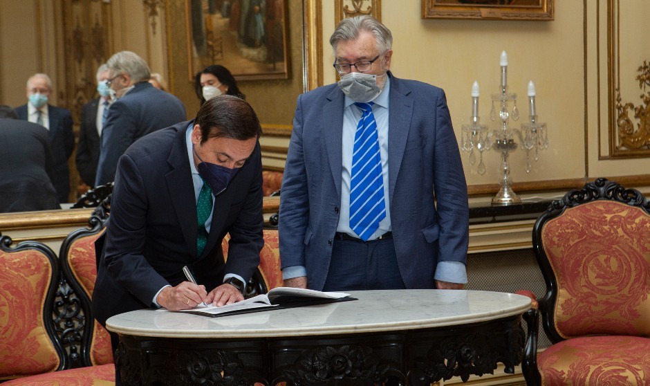 Cofares y la RANF crean una cátedra sobre farmacia de salud integral