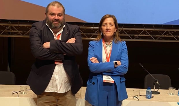 José Manuel García, de FEDE, y Juana Carretero, de SEMI, en la jornada sobre el Diabetes antes de rubricar el acuerdo entre ambas organizaciones