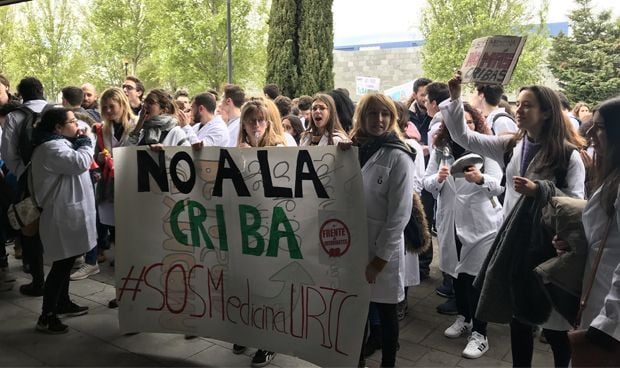 Comienzan las negociaciones entre la URJC y los alumnos de Medicina